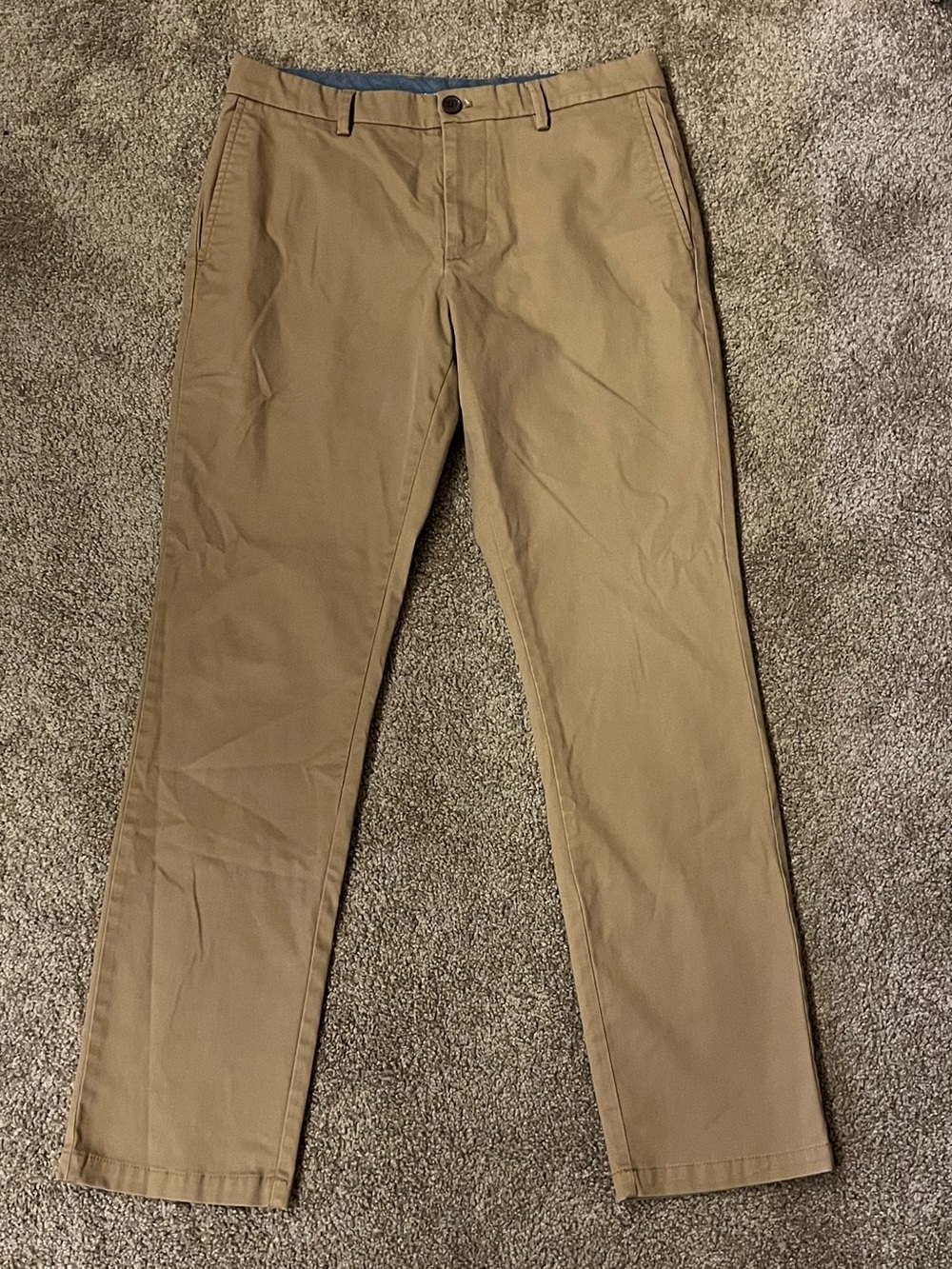 Old Navy Men's Ultimate Slim Built in Flex Tan Chino Pants